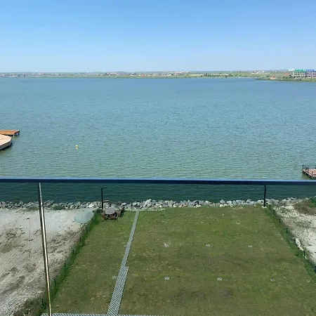 Alexis Lake View Mamaia